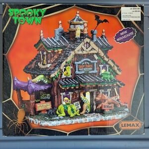Lemax Spooky Town Creepy Crawlies Pet Sitting Halloween Village